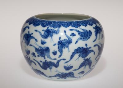 Water pot with blue and white underglaze decoration depicting butterflies