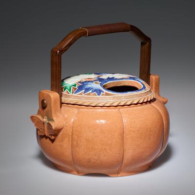 Tebachi in the shape of a gourd