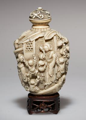 Snuff bottle