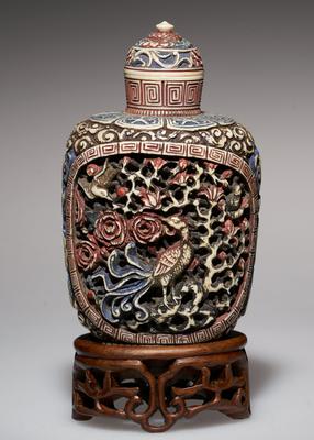 Snuff bottle