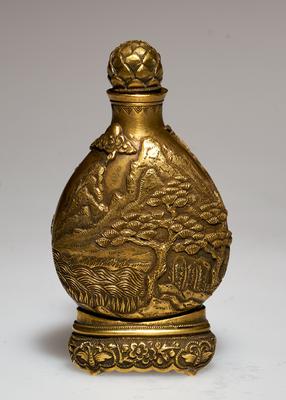 Snuff bottle