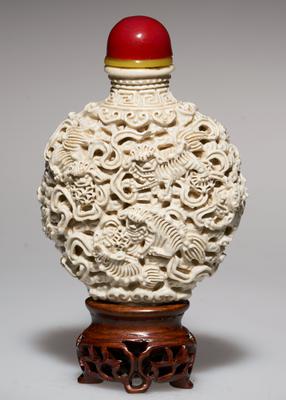 Snuff bottle