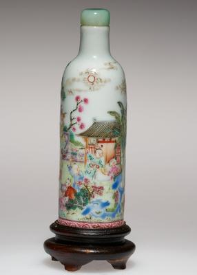 Snuff bottle
