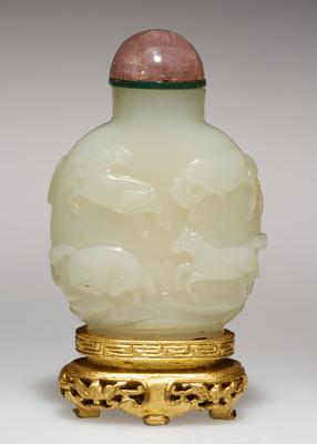 Snuff bottle