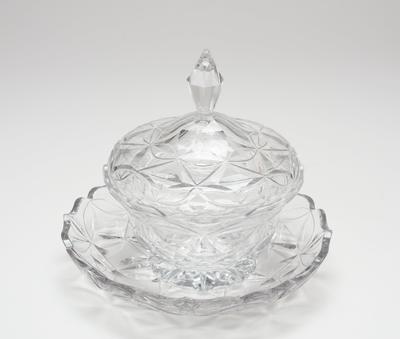 Sweetmeat compote with cover and plate