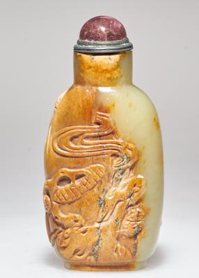 Snuff bottle
