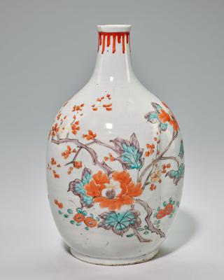 Bottle with design of peonies