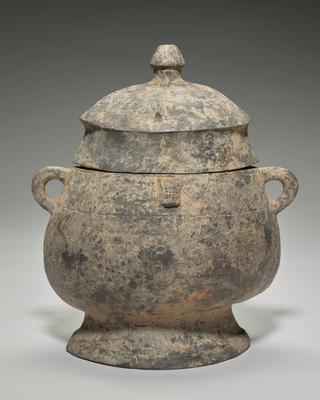 Yu lidded jar